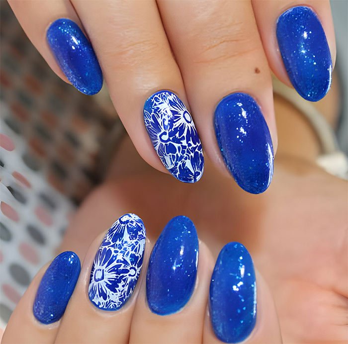 Electric Blues Nail art