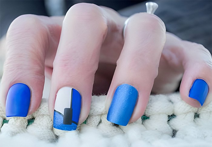 Blue Geometric Nail Art