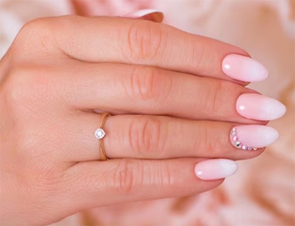 Ombre Omnipotence white nail art