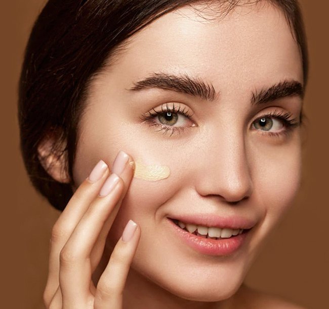 Why Tinted Serums are Best Option in Fall For Radiant Complexion