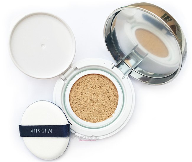 Missha M Magic Cushion SPF 50+ PA+++ Review and Swatches Missha M Magic Cushion SPF 50+ PA+++ Review and Swatches
